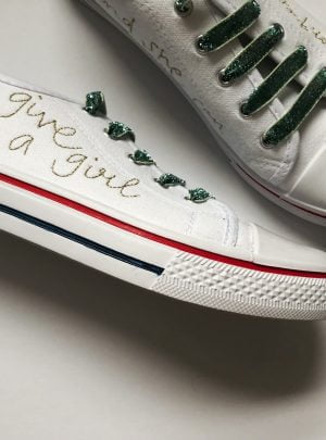 Give a girl the right shoes – hand embroidered canvas pumps